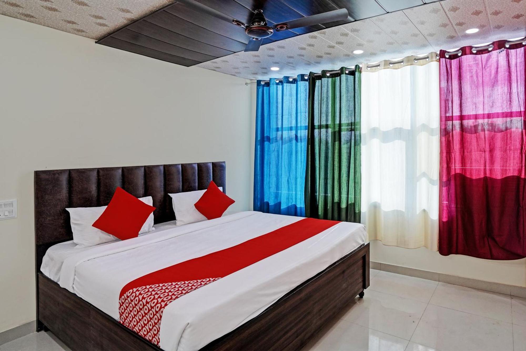 Oyo Flagship Evergreen Tower Hotel Ghaziabad Exterior photo