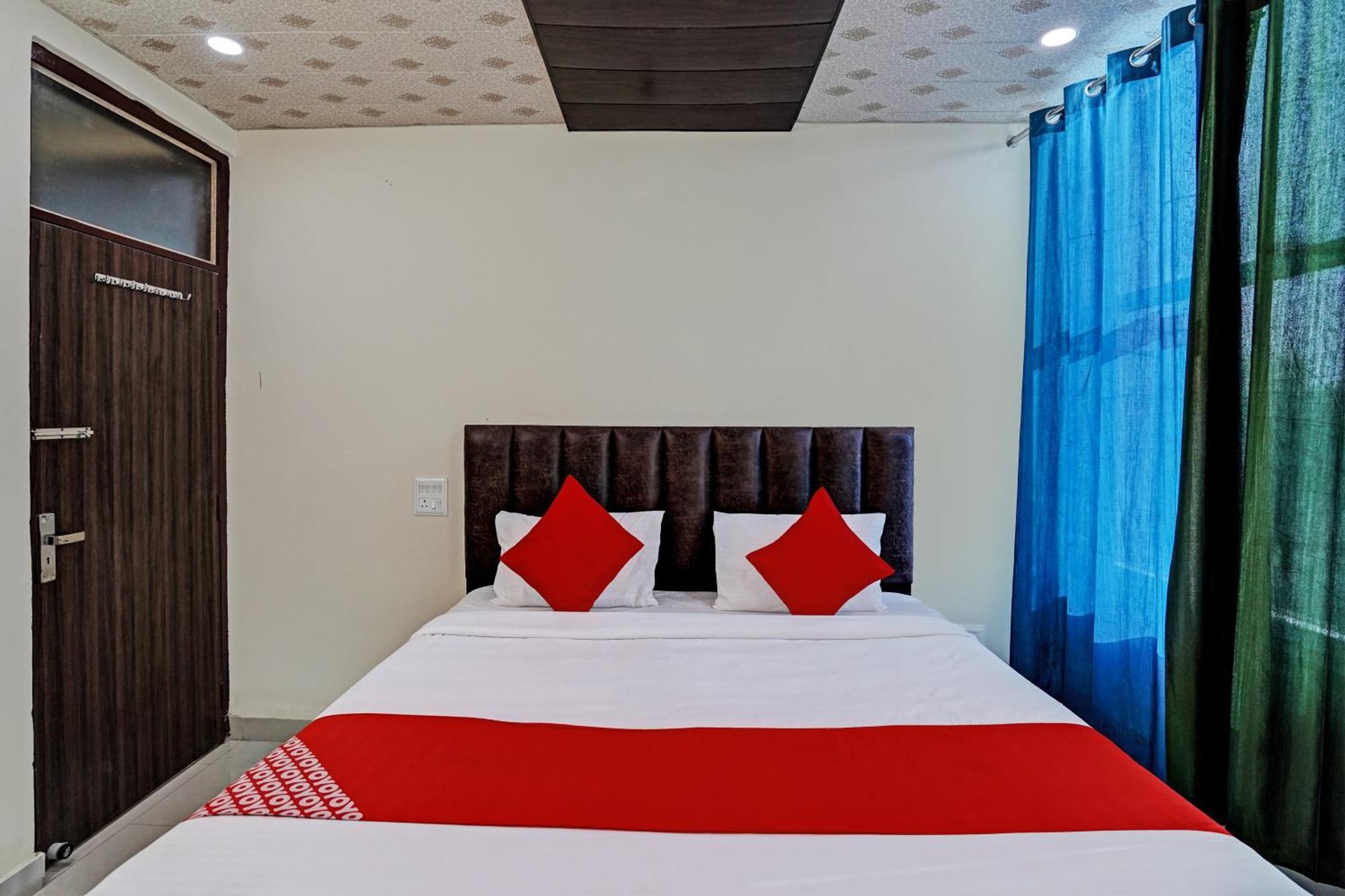Oyo Flagship Evergreen Tower Hotel Ghaziabad Exterior photo